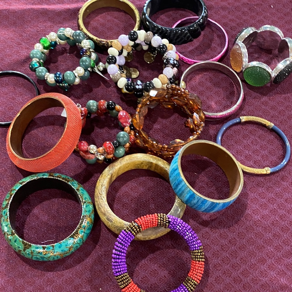 Vintage Multicolor Bracelet Lot 16 Bracelets - Picture 2 of 9